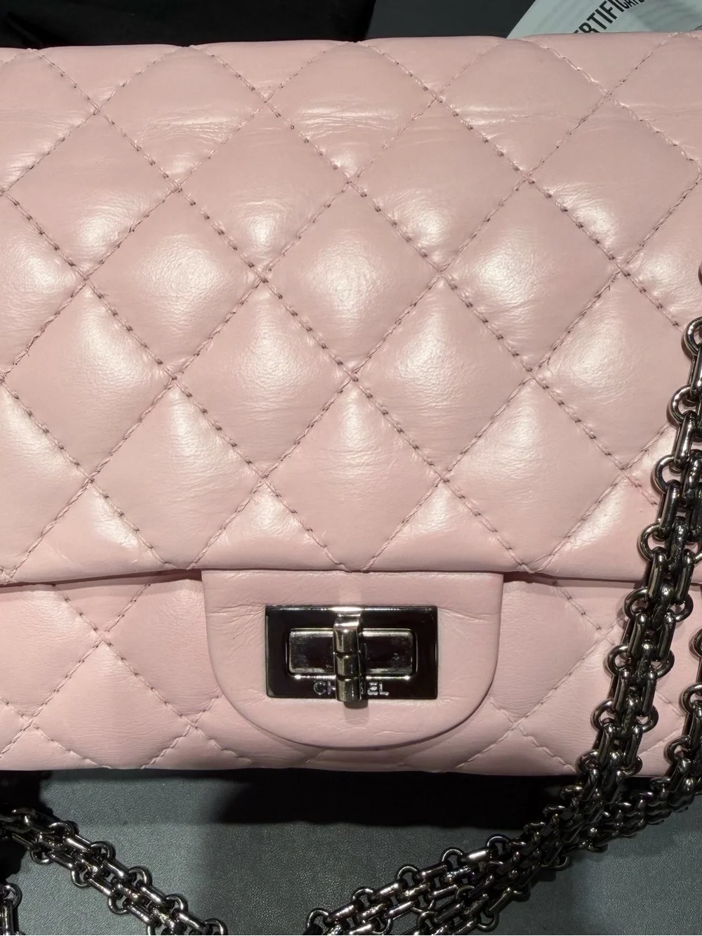 CHANEL 2.55 Reissue Quilted Leather Shoulder Bag in light pink with Silver Chain - Picture 3 of 10